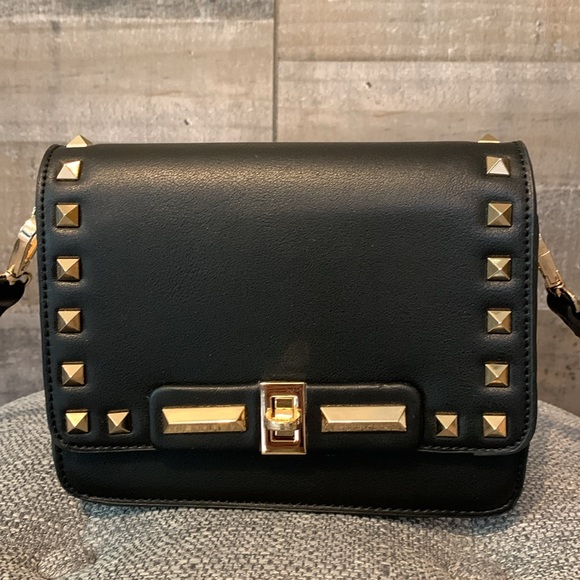 Black Crossbody with spikes and turn lock closure - Picture 2 of 16